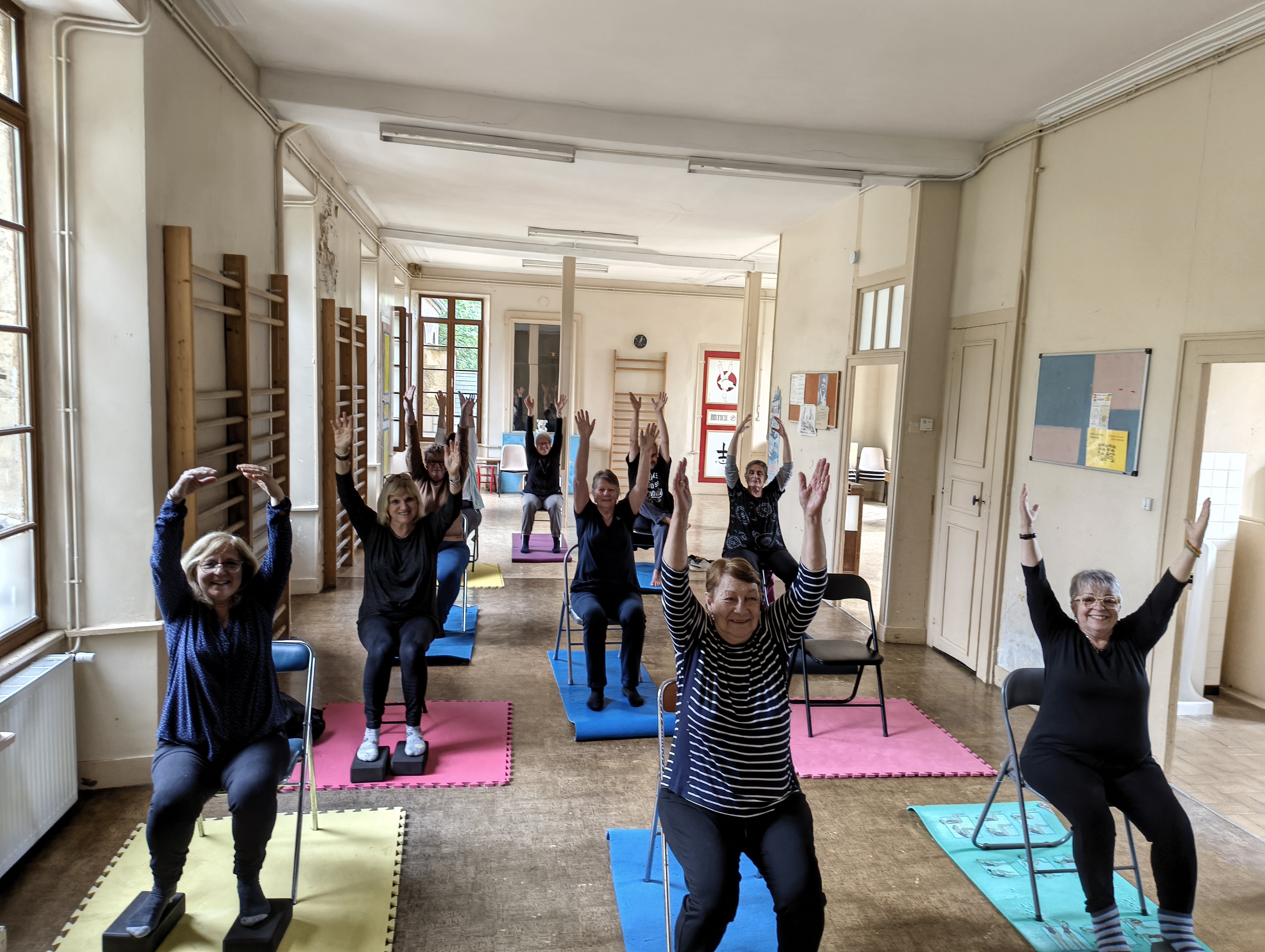 Yoga sur chaise à Tannay